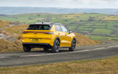 Desktop image. Volkswagen T-Roc R-Line 1.5 eTSI UK Version 2026. ID:168527