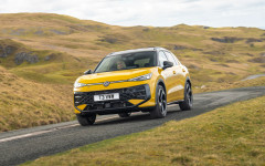 Desktop image. Volkswagen T-Roc R-Line 1.5 eTSI UK Version 2026. ID:168528