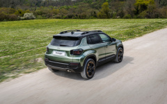 Desktop image. Jeep Avenger 4xe 85th Anniversary 2027. ID:168993
