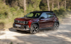 Desktop image. Renault 4 E-Tech Plein Sud 2026. ID:169227