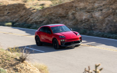 Desktop wallpaper. Porsche Macan GTS USA Version 2026. ID:169234