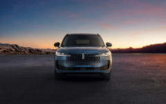 Desktop image. Lincoln Corsair Hybrid 2027. ID:170108
