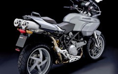 Desktop image. Motorbikes. ID:674