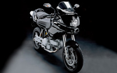 Desktop image. Motorbikes. ID:686