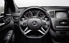 Desktop image. Mercedes-Benz ML 63 AMG 2012. ID:20263