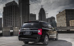 Desktop image. Chrysler Town & Country S 2013. ID:54122