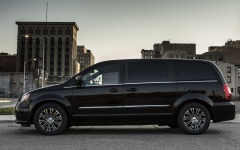 Desktop image. Chrysler Town & Country S 2013. ID:54123
