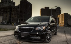 Desktop image. Chrysler Town & Country S 2013. ID:54124