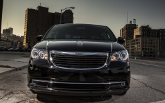 Desktop image. Chrysler Town & Country S 2013. ID:54125