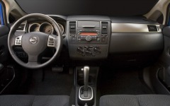 Desktop image. Nissan Versa Hatchback 2012. ID:61668