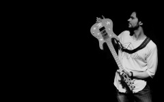 Desktop wallpaper. Paul Gilbert. ID:85530