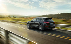 Desktop image. Porsche Cayenne Turbo S 2017. ID:93278