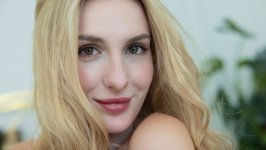 Desktop wallpaper. Lillie