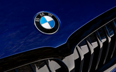 Desktop image. BMW 320d xDrive UK Version 2019. ID:110909