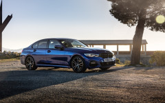 Desktop image. BMW 320d xDrive UK Version 2019. ID:110914