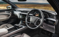 Desktop image. Audi e-tron SUV UK Version 2019. ID:114248