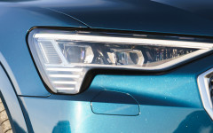 Desktop image. Audi e-tron SUV UK Version 2019. ID:114249
