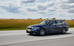 Desktop image. BMW 330d xDrive Touring 2020. ID:118223