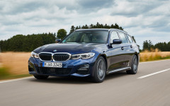 Desktop image. BMW 330d xDrive Touring 2020. ID:118224