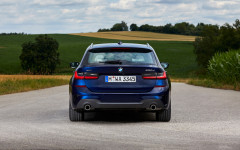 Desktop image. BMW 330d xDrive Touring 2020. ID:118226