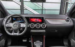 Desktop image. Mercedes-AMG GLA 35 4MATIC 2020. ID:124276