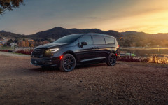 Desktop wallpaper. Chrysler Pacifica Limited S 2021. ID:126350