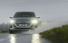 Desktop image. Audi e-tron S Sportback quattro UK Version 2021. ID:137125