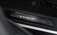 Desktop image. Audi e-tron GT quattro UK Version 2021. ID:140118