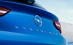 Desktop image. Opel Grandland Hybrid4 2022. ID:140772