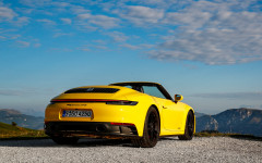 Desktop wallpaper. Porsche 911 Carrera GTS Cabriolet 2022. ID:142939