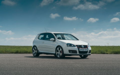 Desktop image. Volkswagen Golf V GTI 3-door UK Version 2004. ID:143387